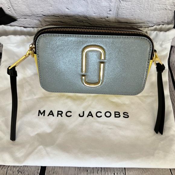BNWT! Marc Jacobs THE SNAPSHOT Crossbody Bag (New Rock Grey Multi) - Picture 4 of 11